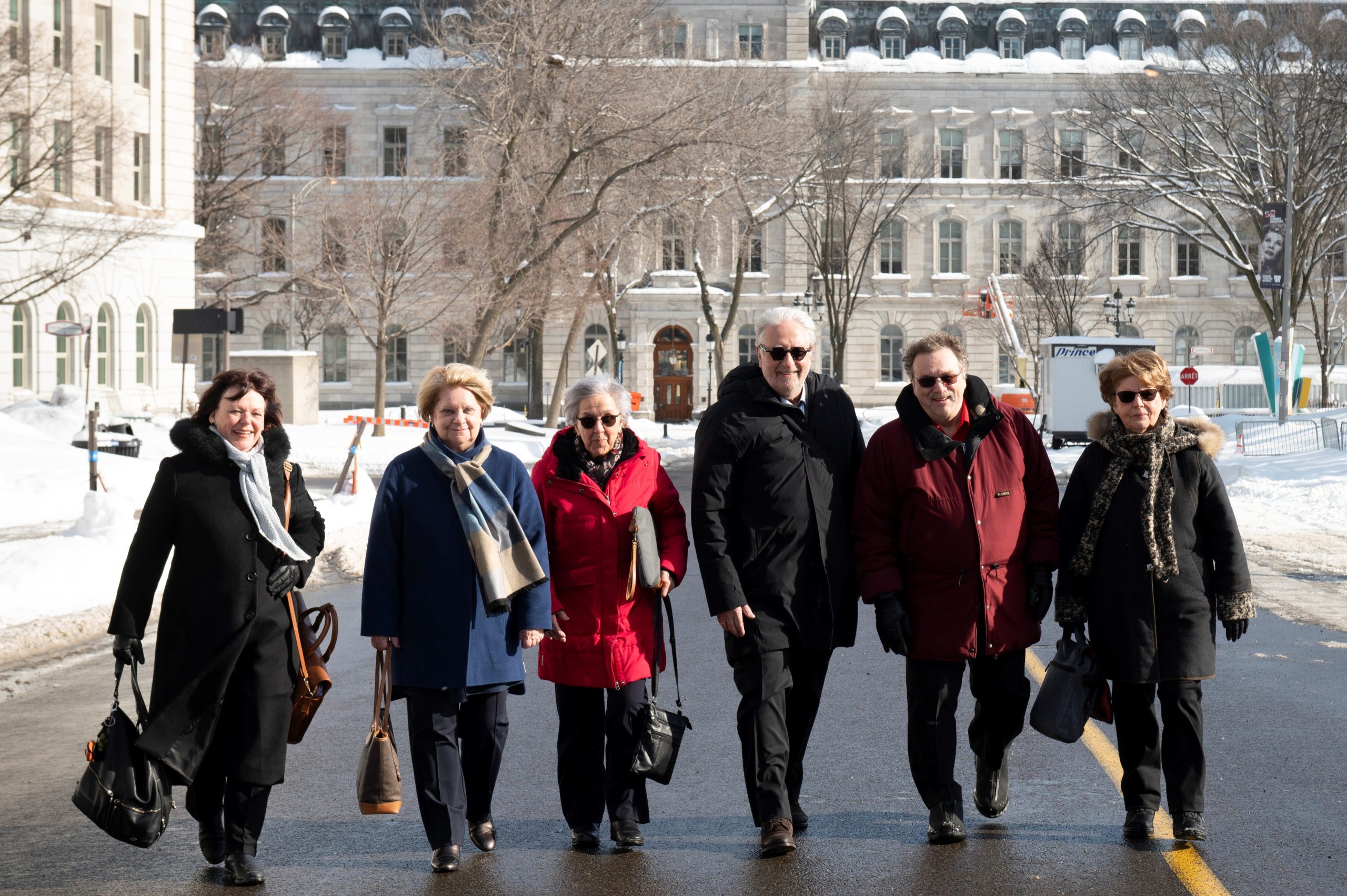 PHOTO JACQUES BOISSINOT PHOTO JACQUES BOISSINOT De gauche à droite : Andrée Lamontagne - présidente du Regroupement des infirmières et infirmiers retraités (RIIRS) Lise Lapointe - Présidente de l'Association des retraitées et retraités de l'éducation et des autres services publics du Québec (AREQ) Rose-Mary Thonney présidente de l'Association québécoise des retraité(e)s des secteurs public et parapublic (AQRP) Laurent Aubin - président de l'Association québécoise des directeurs et directrices d’établissement d’enseignement retraités (AQDER) Pierre Lynch - président de l'Association québécoise de défense des droits des personnes retraitées et préretraitées (AQDR) Mireille Beaulac - présidente de l'Alliance des associations de retraités (AAR)