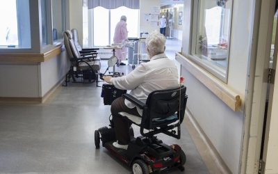 L’argent seul n’améliorera pas les soins en CHSLD, prévient la commissaire à la santé