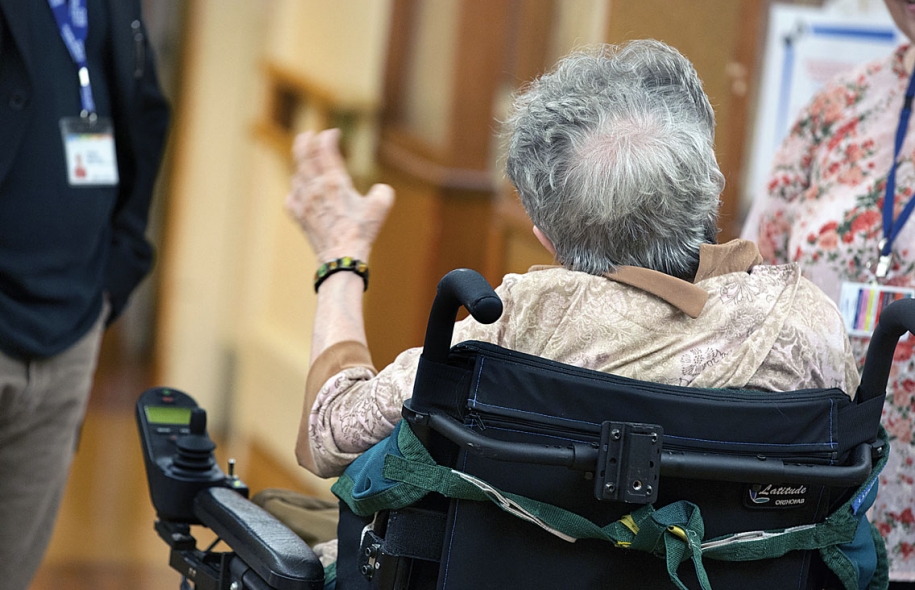 CHSLD – L’isolement ne prend pas de vacances | Le Devoir